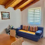 Emanuela Apartman *